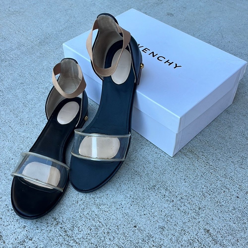 Givenchy low flats